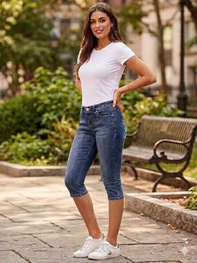 Seven 7 Cropped Jeans